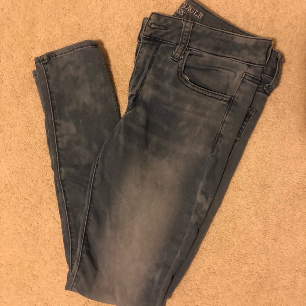 American Eagle Distressed Jegging